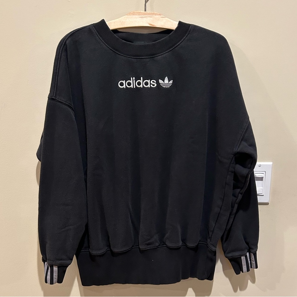 EUC Adidas sweatshirt size Small.